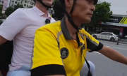 凯迪拉克总裁飞中国体验送外卖：助力小哥早日买傲歌 ！