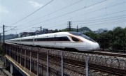 美国新一代高铁列车终于上路 700公里要跑七个小时 !