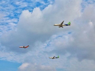 中国商飞C909、C919三机编队气贯长虹！C929模型亮相 !