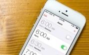 iPhone闹钟铃声怎么设置（如何设置iPhone闹钟铃声）