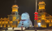 19米高网红大雪人被拆除 官方：天气太热严重受伤 ！