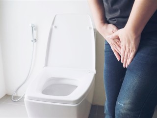 男子为通便将15cm火腿肠塞入下体 医生：不可、应以预防为主 ！