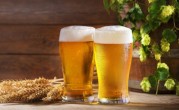 领导疯狂劝酒：员工喝完口吐鲜血 !