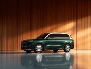 增程干翻纯电！零跑旗舰SUV D19用上80度大电池：能跑500公里 ！