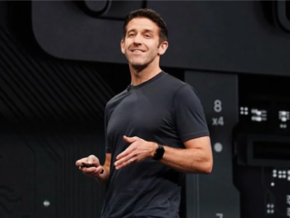 苹果筹备iPhone史上最大升级：首款折叠屏+20周年版齐登场 ！