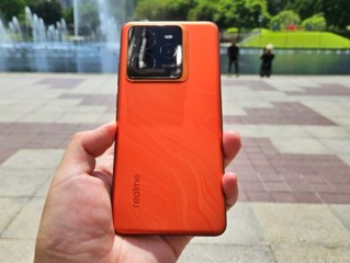 真我GT8 Pro看点前瞻：2K直屏+2亿像素 同档罕见 !