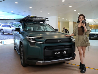 中国市场专属座舱 全新一汽丰田RAV4荣放上市：16.98万起 !