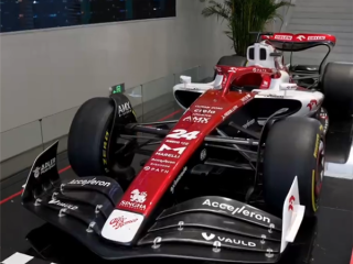 首届小米员工车展开展：F1赛车、AE86等亮相 !