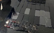 女子过海关脱衣暗藏玄机！腰缠36部iPhone、32块Apple Watch被查 ！