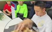 手速快出幻影！16岁中国少年打破华容道世界纪录：0.979秒完成48步 ！