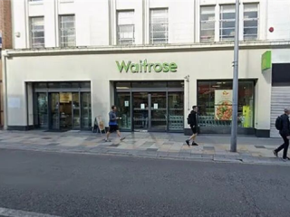 大叔在超市干了17年 却因抓小偷遭开除！理由实在冠冕堂皇 ！