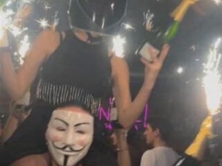 已致40人死 瑞士滑雪胜地酒吧火灾原因公布：室内燃放烟花 ！