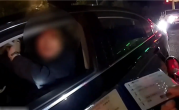 驾照吊销8年没考证驾车被查！司机：我以为你们下班了 ！