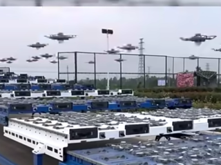 中国科技公司展示新型无人机货柜收发集群技术：一键快速放飞和回收数千架无人机 !