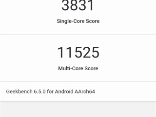 小米17系列最高跑分出炉：与苹果iPhone 17 Pro势均力敌 !