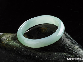 翡翠怎么挑选出品质好的（翡翠目前的市场行情怎么样） ！