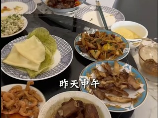 李国庆晒生活日常：夫妇两人常吃剩菜 行程不超4小时都坐经济舱 ！