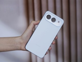 行业首款潮玩手机！荣耀500系列联名泡泡玛特：包装、主题、开机全面定制 ！