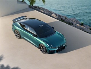 双电机四驱近1000马力 领克10+性能轿车发布：零百3秒级 !