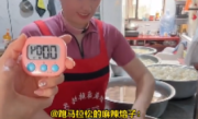 女子1分钟剥130个煮鸡蛋 ！网友：高手在民间！