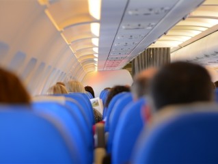 因空管员睡着！法国一航班在空中滞留一小时 乘客：全程所有人都保持镇定 !