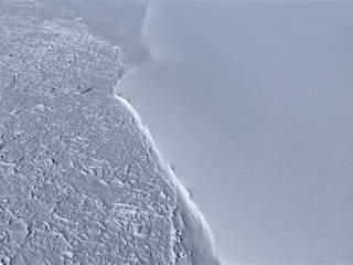 零下34℃到底有多冷：毛巾能站住 ！