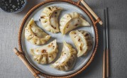 小米食堂速冻水饺档口因标语太真诚走红：200%采用速冻 拒绝人工 ！
