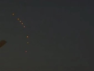 河南商丘上空出现UFO：静止悬停半分钟 !