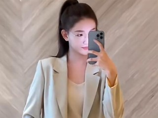 中秋节孟羽童和董明珠互发可爱表情包：沟通很轻松 !