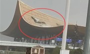 昆明机场遭遇大风 航站楼顶碎片乱飞：官方回应 ！