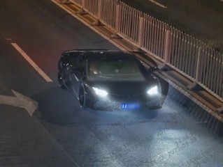 未成年人骗租兰博基尼跑车深夜炸街：多人被拘 ！