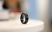 三星智能戒指电池鼓包 用户手指被卡在医院取下 !