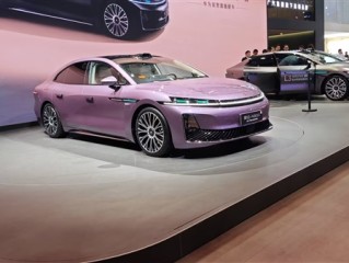 一键变尊贵四座！广汽昊铂A800内饰公布：全球首创2+1变形座椅 !