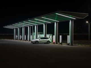 国内最大！特斯拉55座超充站落地重庆高速：覆盖10条高速 ！