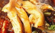 香油碟怎么调好吃呢（教你如何调制一个正宗的火锅油碟） ！