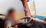 一男子让3岁孩子驾驶货车上路 官方回应：已传唤到案批评 ！