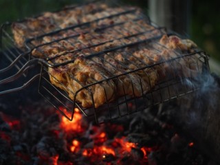 烤鸡少年近30日涨粉超50万 60秒视频广告报价5000元 ！