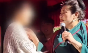 开封王婆喊话网红别上台蹭流量：想为孩子们做点事 ！