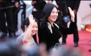 五年20万公里！“50岁自驾游阿姨”回应走戛纳红毯：希望越来越多的普通人被看见 !