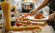 东南大学食堂招博士 校方回应：系管理岗 有厨师证更好 !