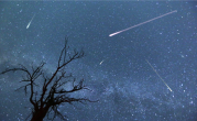 北半球三大流星雨之一！英仙座流星雨今晚迎来极大：肉眼可见 每小时达百颗 ！