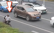 两名美团骑手街头包抄挡下偷车贼 警方寻人3个月才找到 !