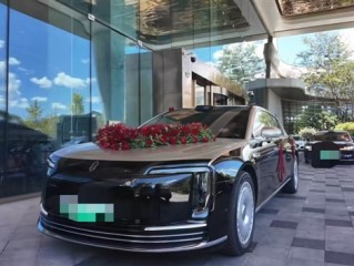 新式豪华！年轻人结婚爱上新能源婚车 比劳斯莱斯贵也要订 !