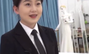 妇女节女员工1人发了1袋大馒头：寓意蒸蒸日上 ！