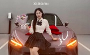 求雷军先提小米SU7河南女孩终于提车 穿JK合影车美人更美 ！
