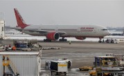 继飞机冲出跑道后 印度航空又现事故：一客机APU起火 !
