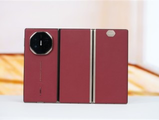 领先苹果 有望国内首发eSIM！华为三折叠Mate XTs今日发布 定价有惊喜 !