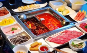 小伙豪饮火锅汤后痛风发作无法行走：高嘌呤使尿酸值飙升 !