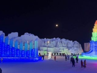2025年哈尔滨冰雪大世界是不是全天开放 !