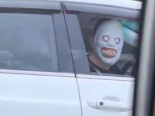 交警通报后！男子高速戴恐怖面具发声：我是外教 向当事人和广大网友致歉 !